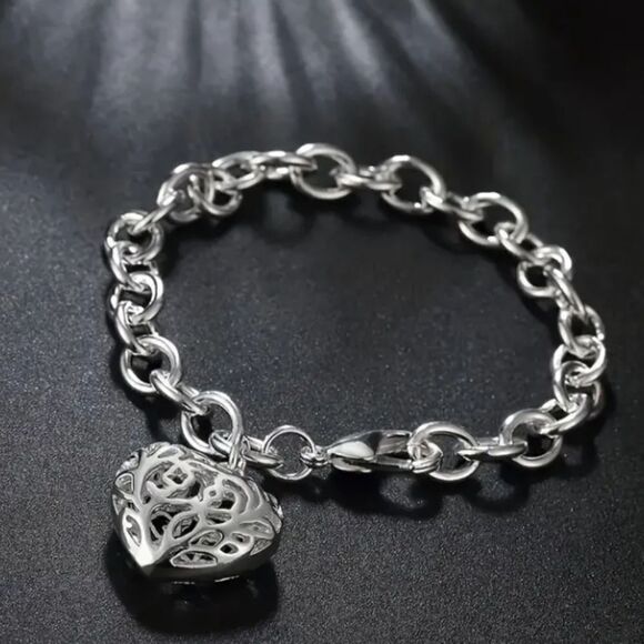 Silver Heart Bracelet - Picture 1 of 3
